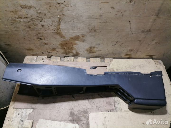 Подлокотник/ Консоль Nissan Avenir Salut