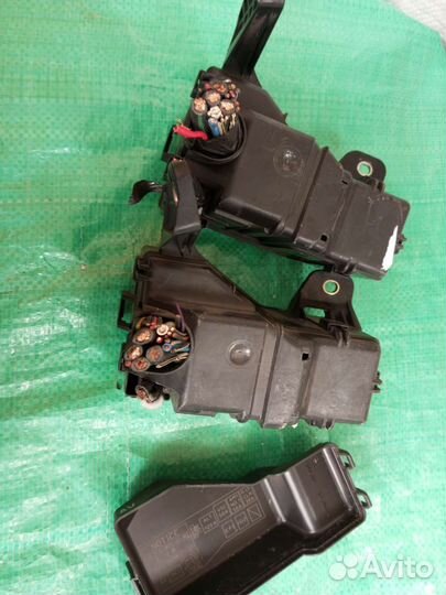 Блок предохранителей Toyota Avensis AZT250