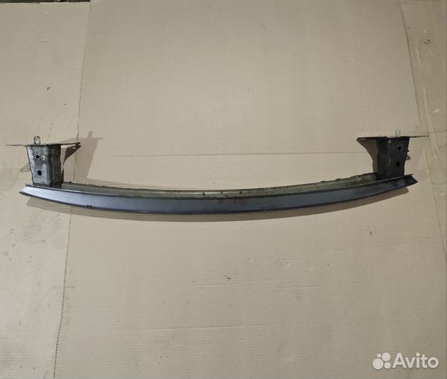 Усилитель заднего бампера Skoda Octavia 2 (A5)