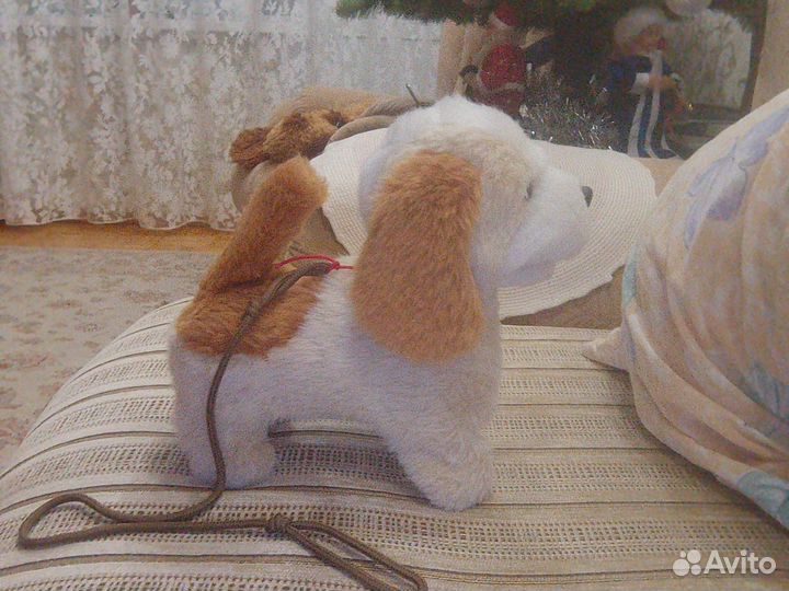 Собачка на поводке игрушка пищит