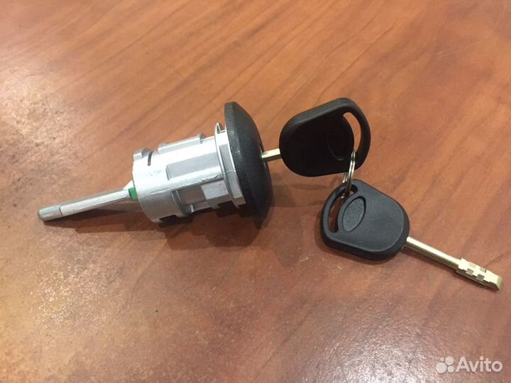 Личинка замка двери на Форд Транзит Ford Transit