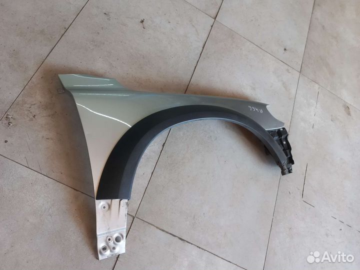 Крыло переднее правое Volvo XC70 2 поколение