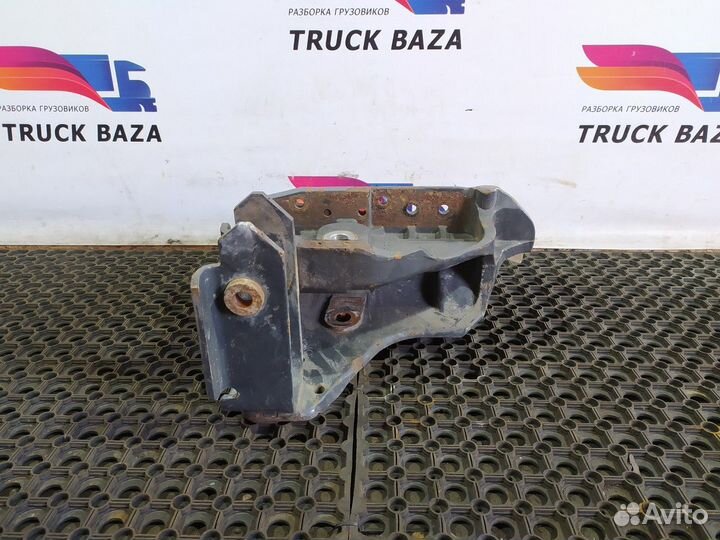 Кронштейн передней рессоры L Renault Premium