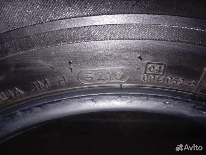 Hankook Radial RA08 215/70 R16C