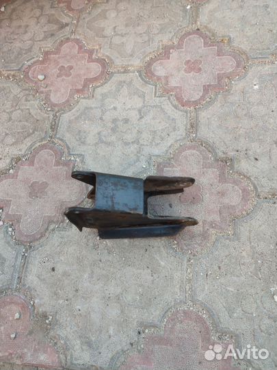 Кронштейн коробки Renault scenic 1