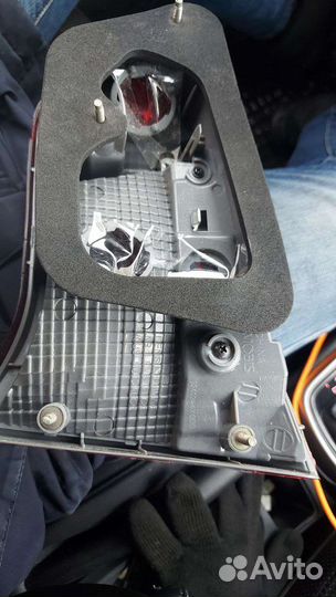 Фонарь задний левый внутренний KiaRio 3 924034x000