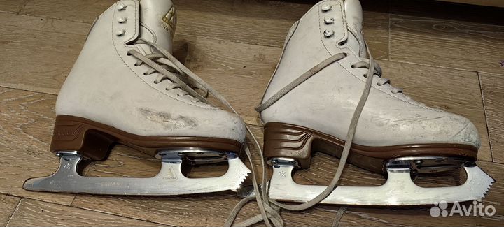 Фигурные коньки jackson