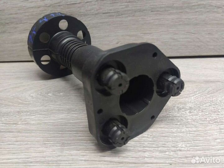 Крепление запасного колеса Mercedes C W204