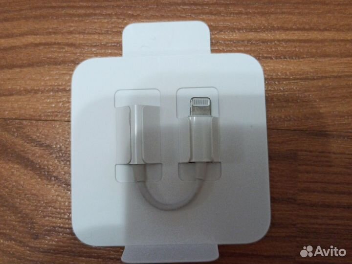 Кабель lightning to headphone jack