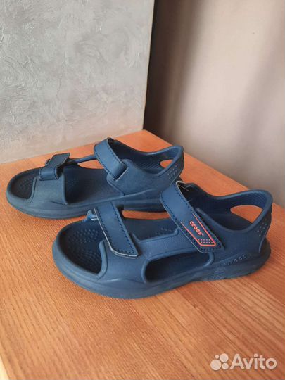 Сандалии Crocs