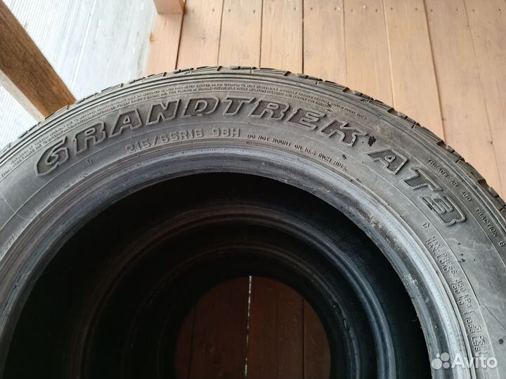 Dunlop Grandtrek AT3 215/65 R16