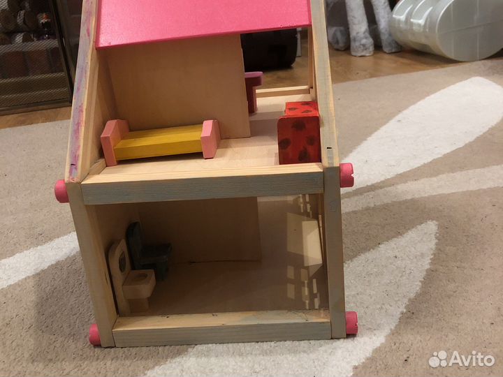 Кукольный домик деревянный с мебелью