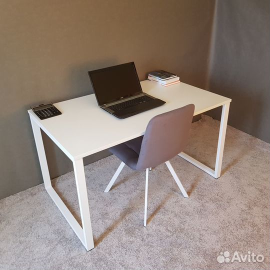 Письменный стол Лофт 140*80 см. Белые ножки