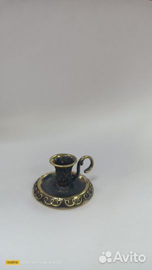 Подсвечник для церковной свечи перед иконой