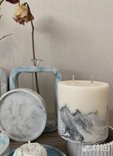 Свеча на бетоне из соевого воска