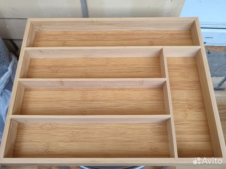 Деревянный лоток для столовых приборов новый