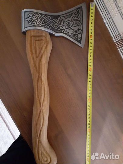 Топор в скандинавском стиле