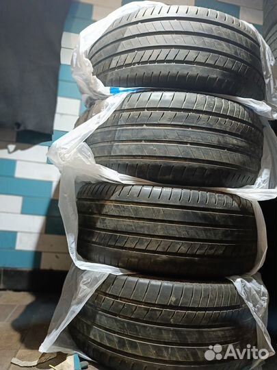 Bridgestone Alenza 001 305/40 R20 и 275/45 R20