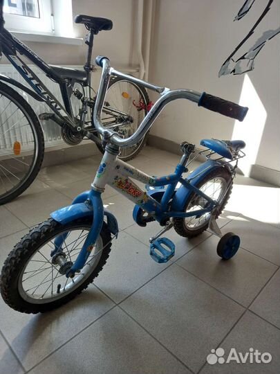 Детский велосипед четырехколесный