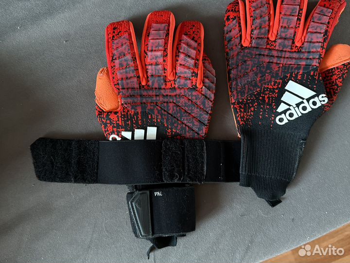 Вратарские перчатки adidas предатор