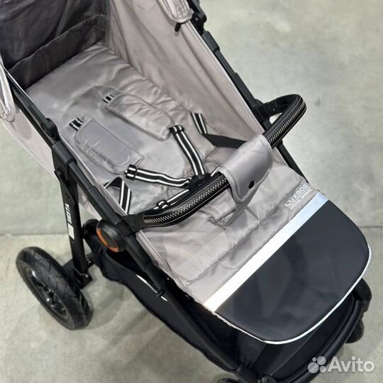 Коляска всесезон Luxmom siesta, надувные колеса
