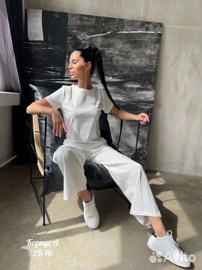 Костюм женский