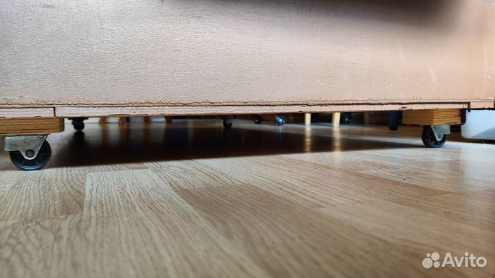 Диван-кровать раздвижной с выкатной системой