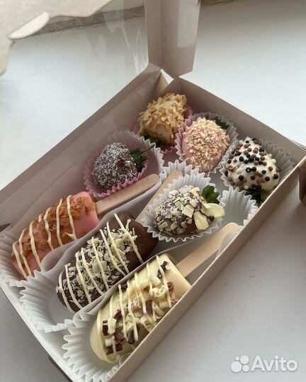 Клубника в шоколаде, мужские и сладкие букеты