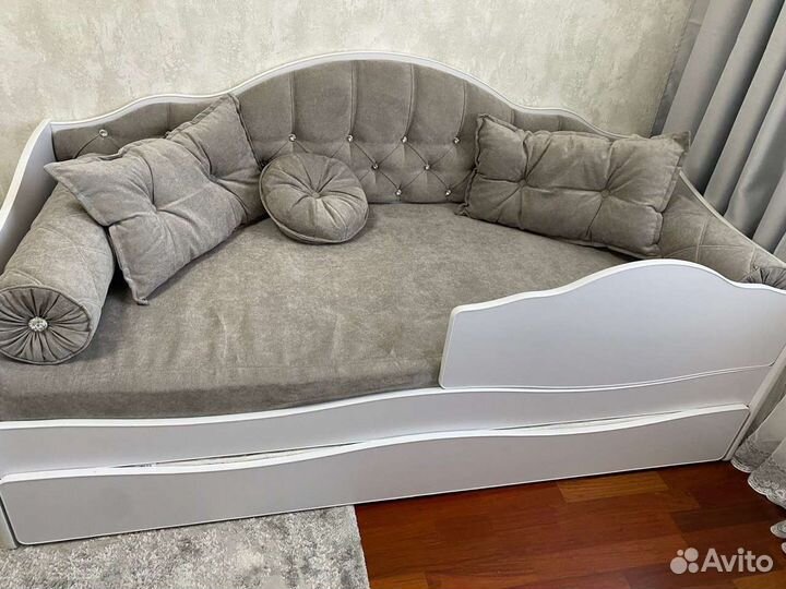 Кровати диваны с ящиком или с 2м спальным местом