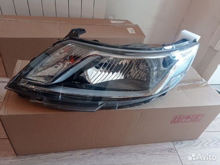 Фара передняя левая Kia Rio 3 2011-2015