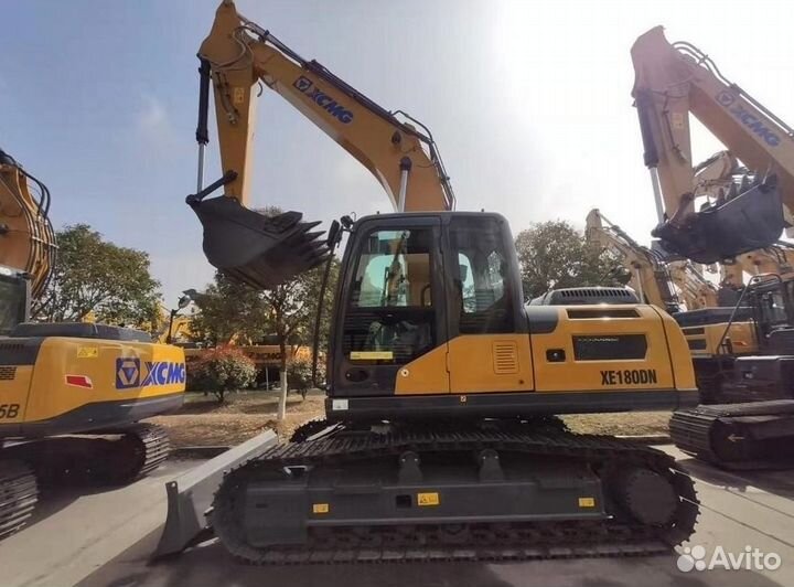 Колёсный экскаватор XCMG XE180WD, 2023