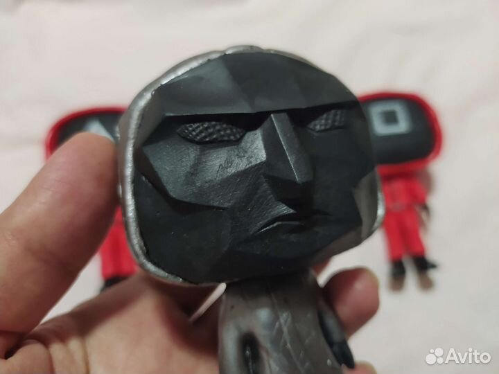 Фигурки из фильма Игра в кальмара