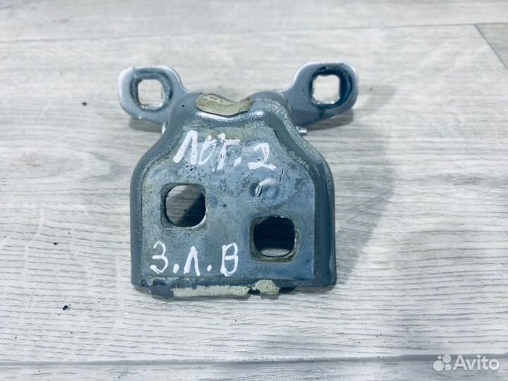 Петля двери Renault Logan 2 седан K4M 2014