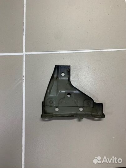 Крепление фары левое Toyota Land Cruiser 200 2008