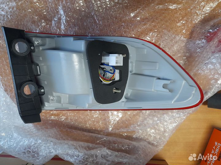 Фонарь задний правый на крыле Brillianc V5 4577004