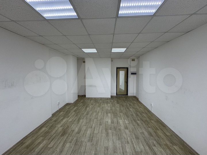 Кабинет с мокрой точкой в центре