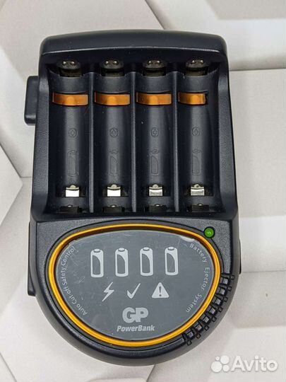 Зарядное устройство GP PowerBank H500