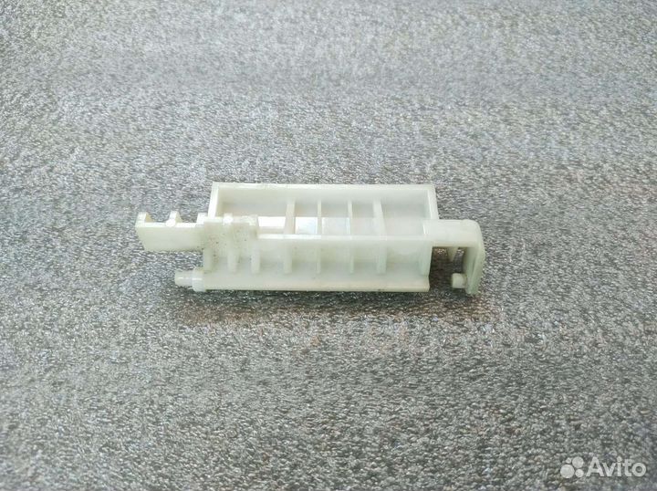 Толкатель двери Микроволновки Samsung M9G45