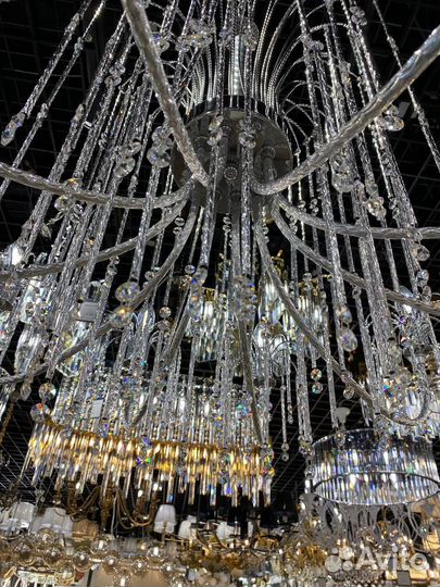 Люстра для шикарного интереьера