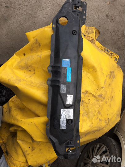 Накладка на радиаторы E60 BMW