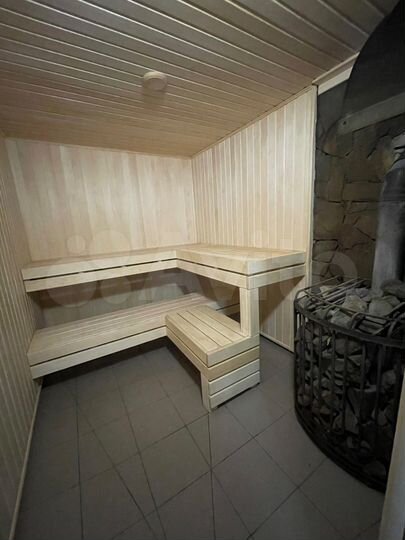 Дом 515 м² на участке 9 сот.