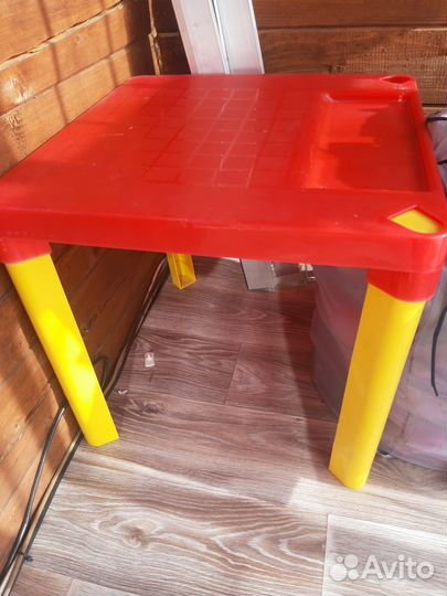 Детский стол