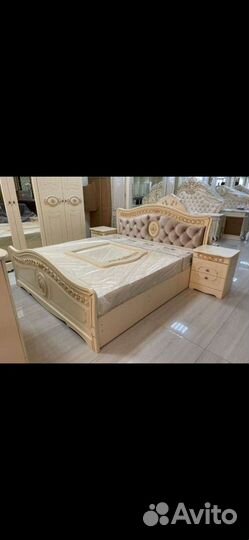 Спальный гарнитур