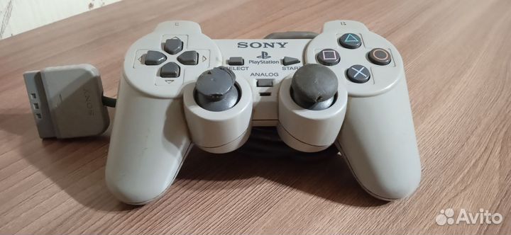 Геймпады для PlayStation 1,2 одним лотом