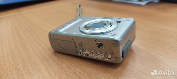 Фотоаппарат Casio QV-R3