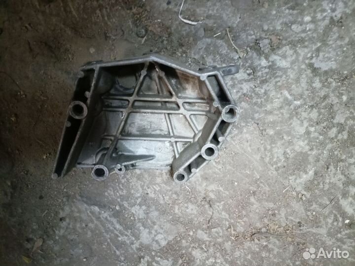 Крышка ремня Рено Логан