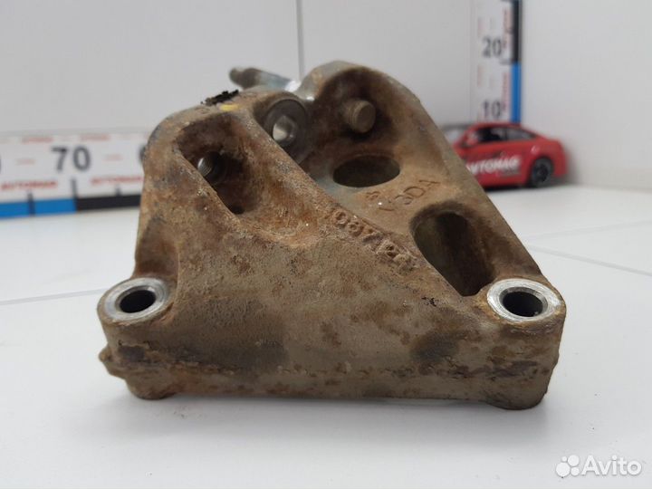 Кронштейн двигателя (Toyota Corolla)