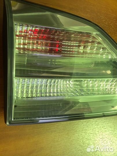 Фонарь внутренний задний левый Lexus Rx350