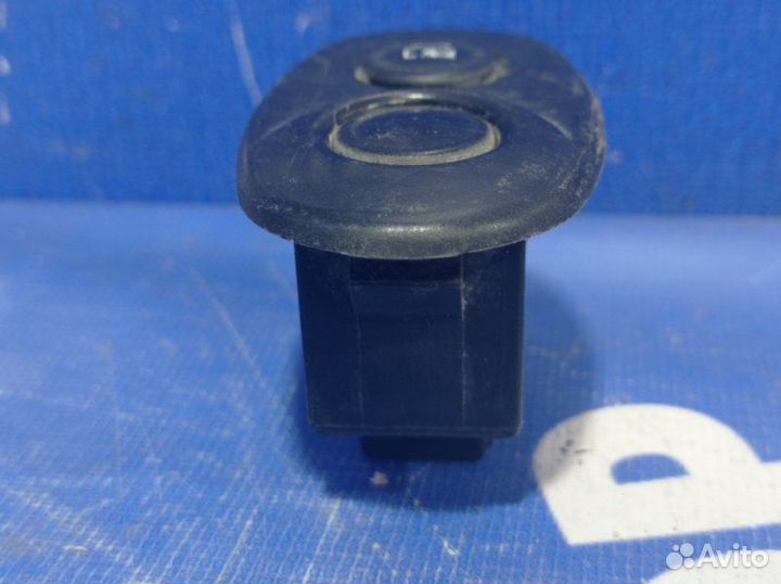 Кнопка открывания багажника Daewoo Nexia седан