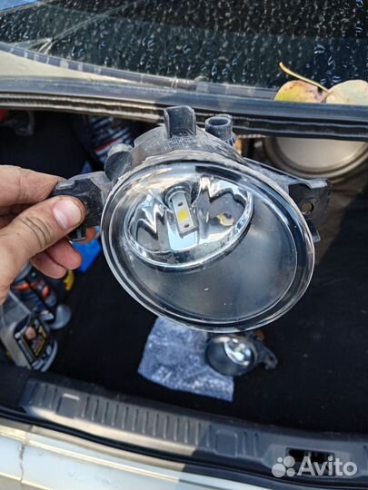 Продам противотуманные фары ниссан